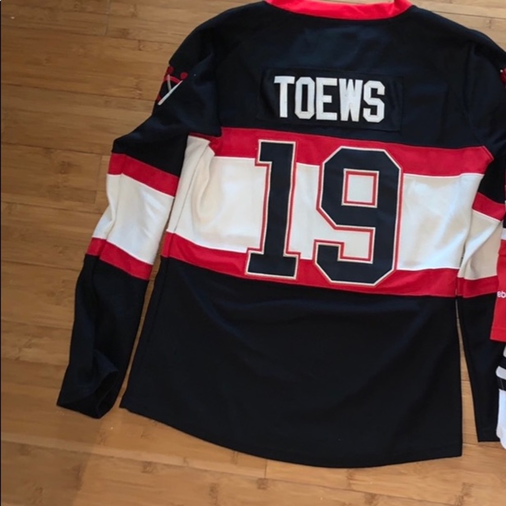 Toews hockey jersey